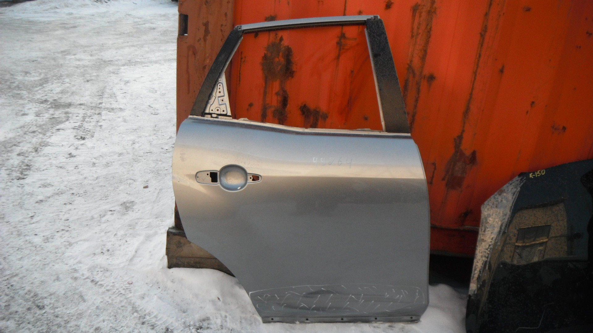 Дверь задняя правая