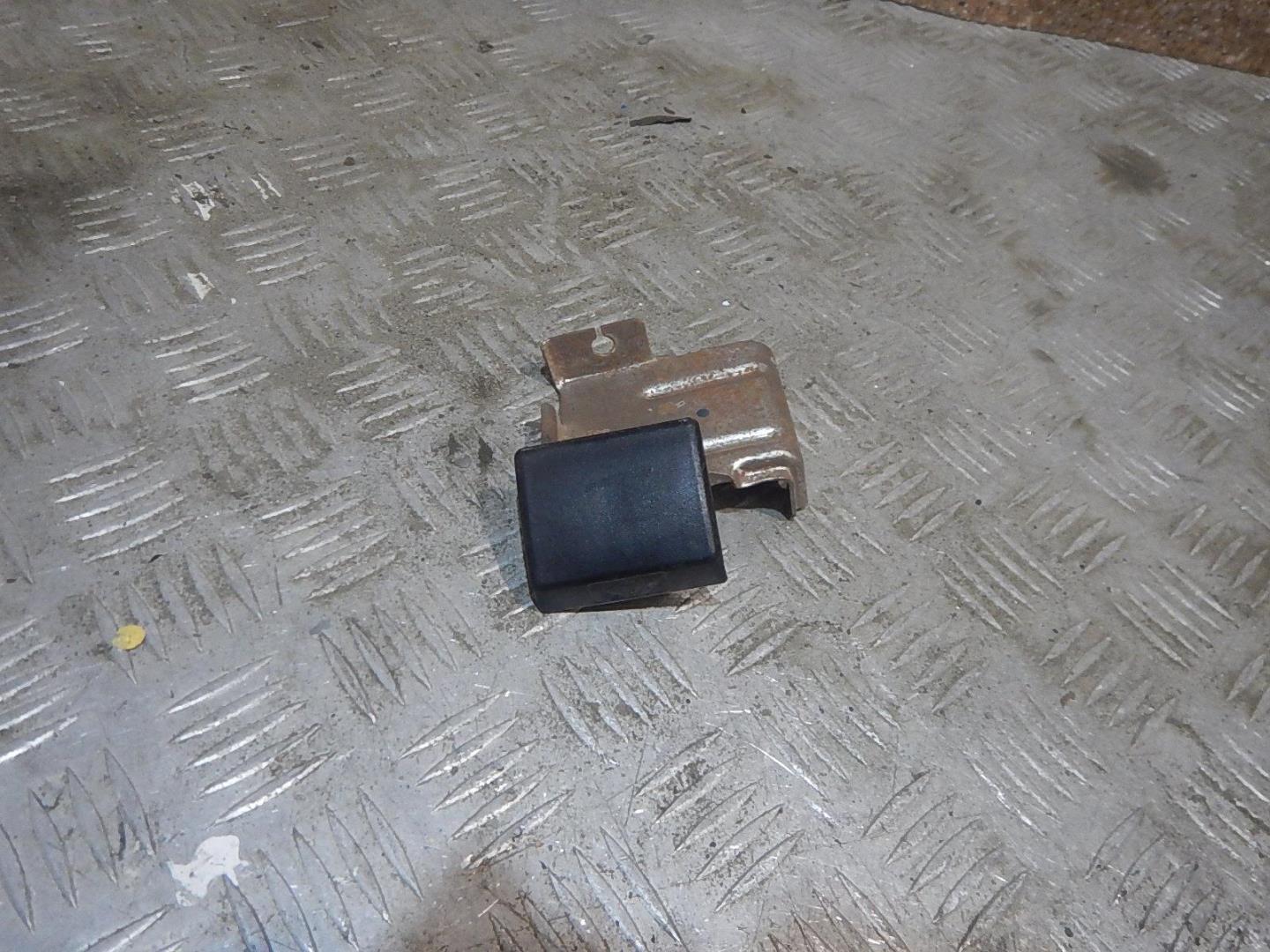 Ручка открывания капота