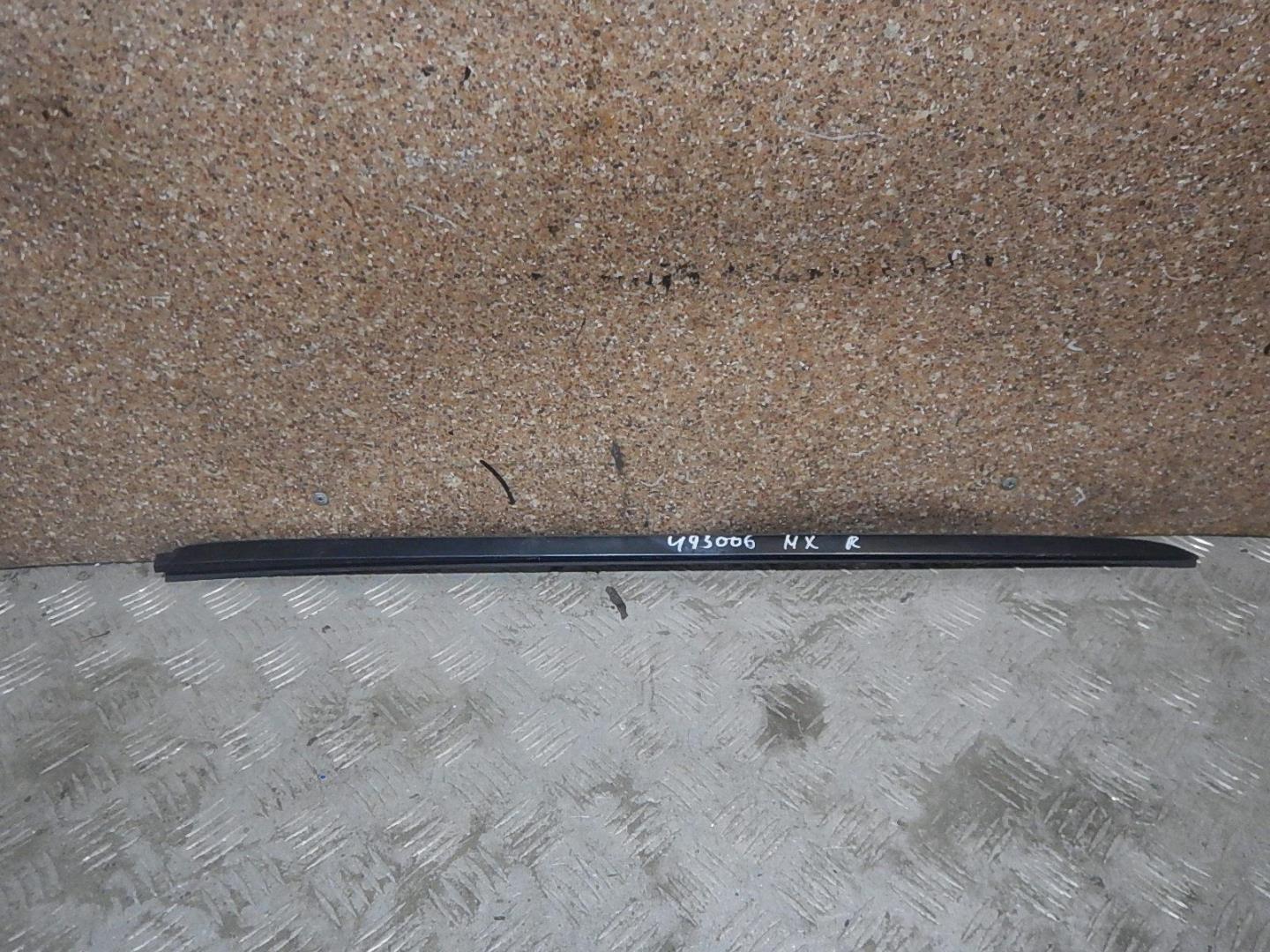 Молдинг лобового стекла