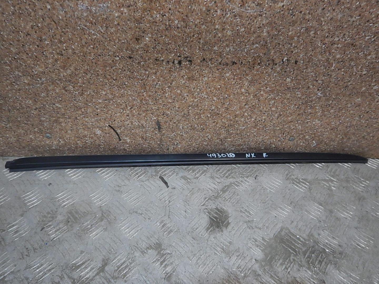 Молдинг лобового стекла