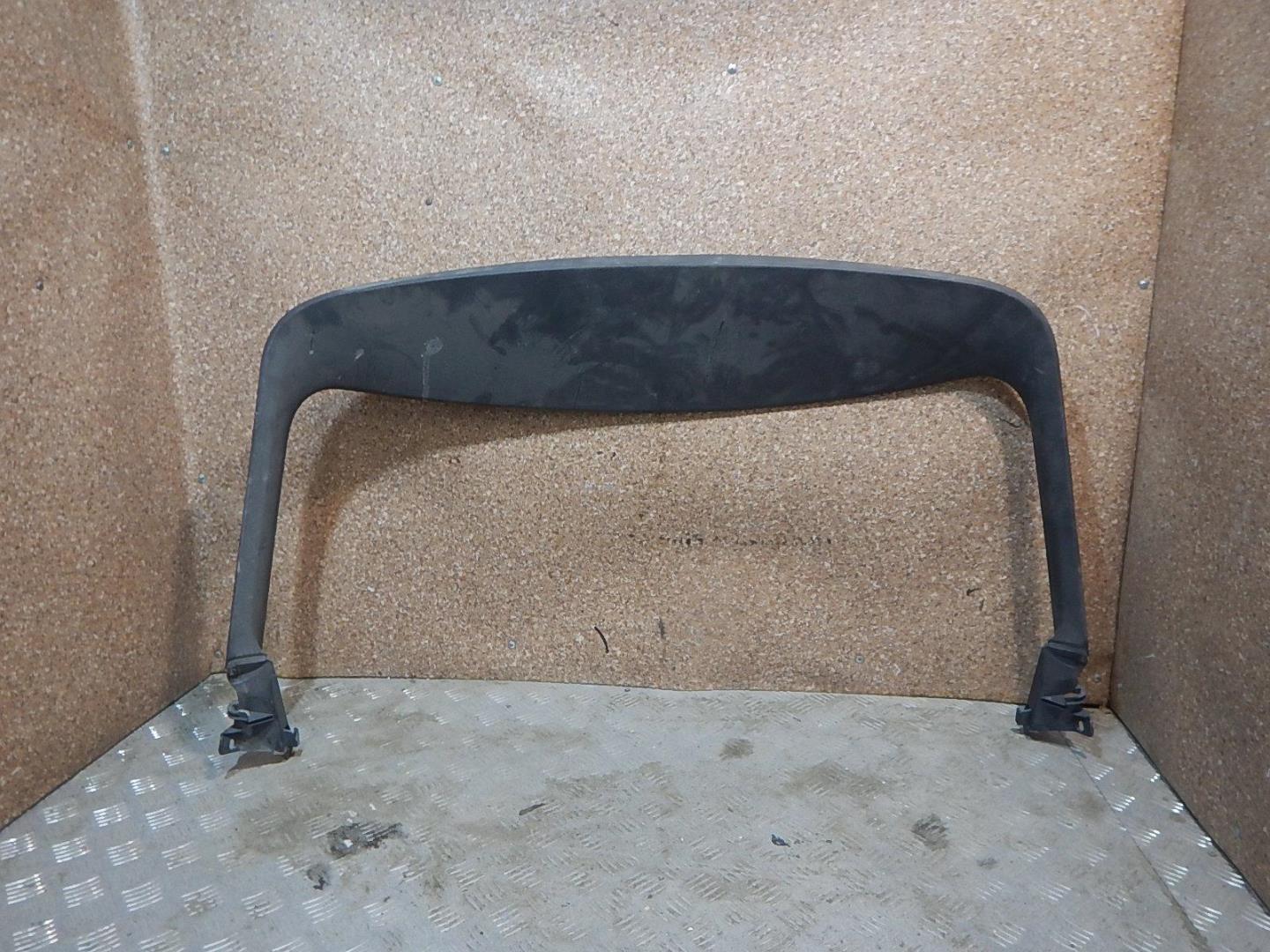 Обшивка двери багажника