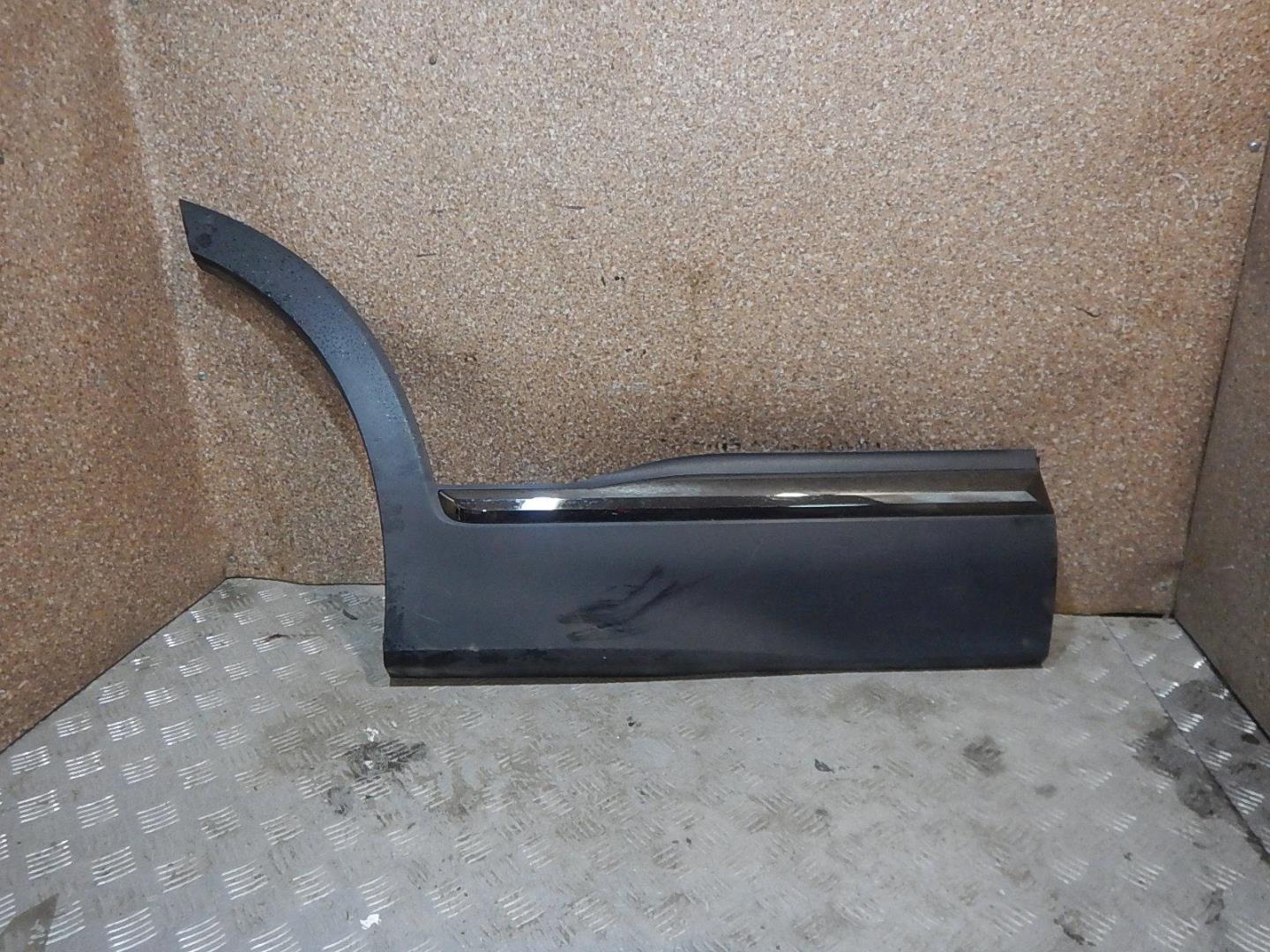 Молдинг задней правой двери