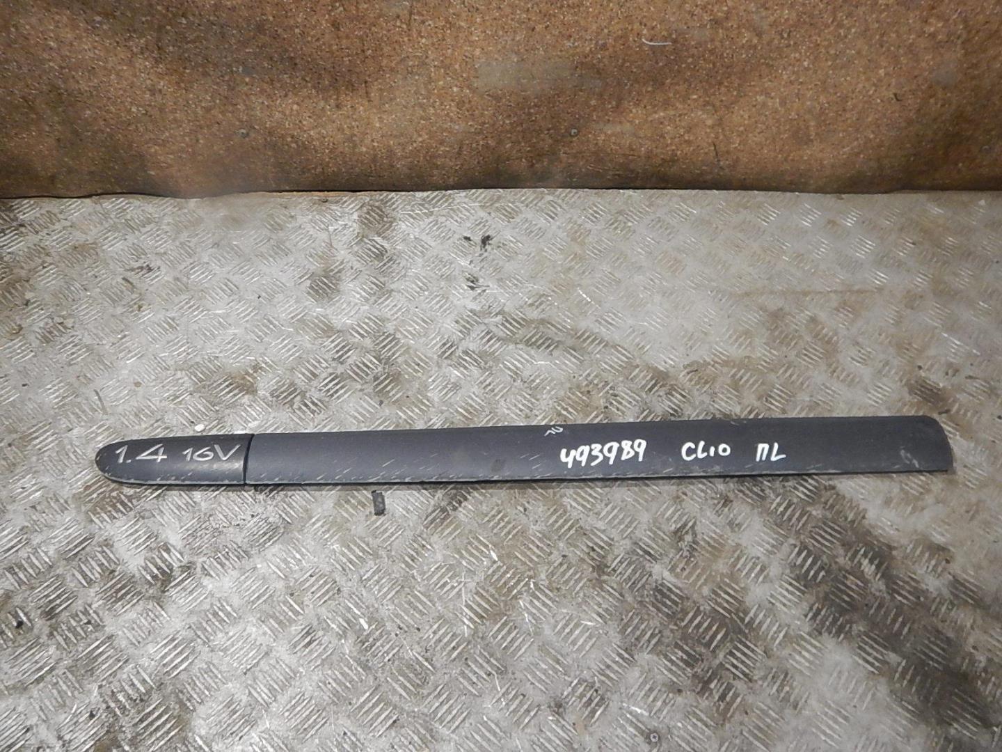 Молдинг передней левой двери