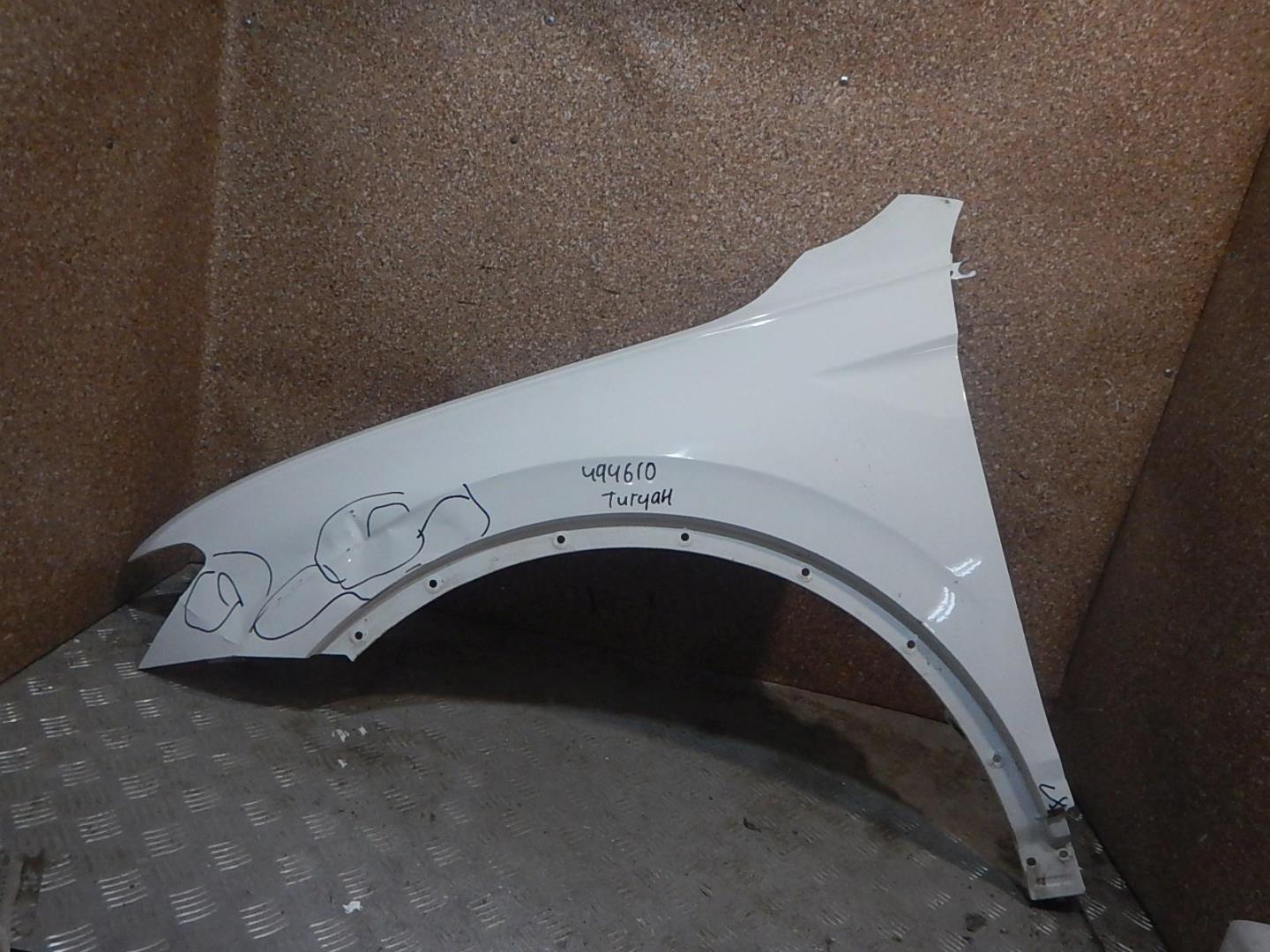 Крыло переднее левое