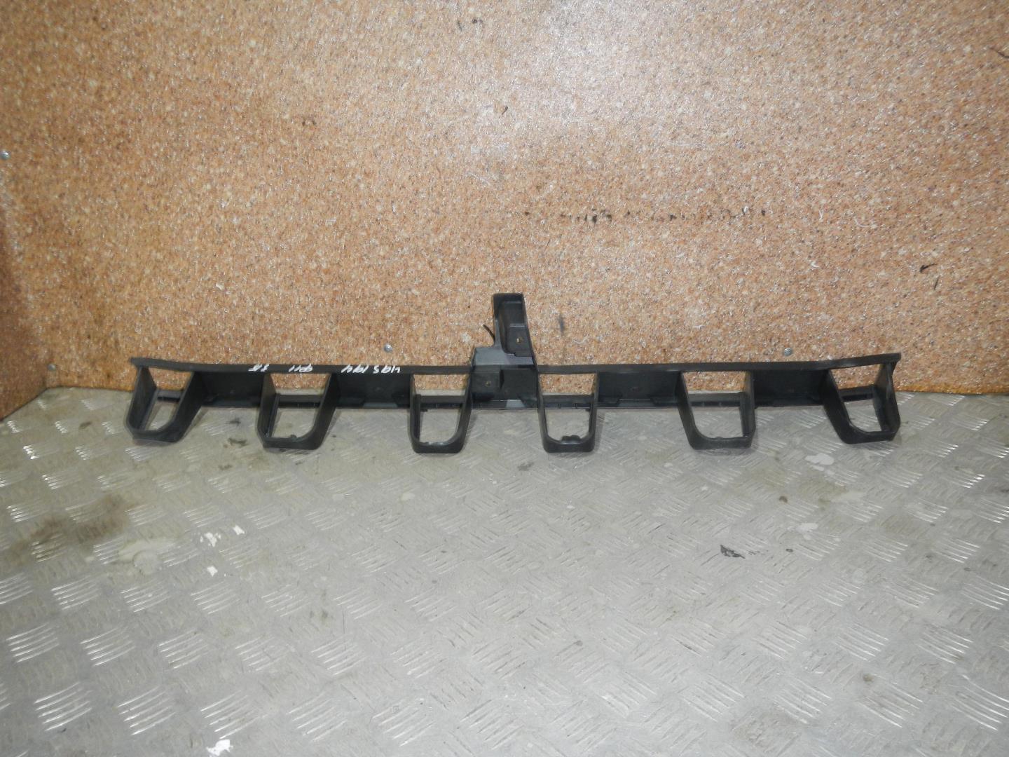 Кронштейн заднего бампера