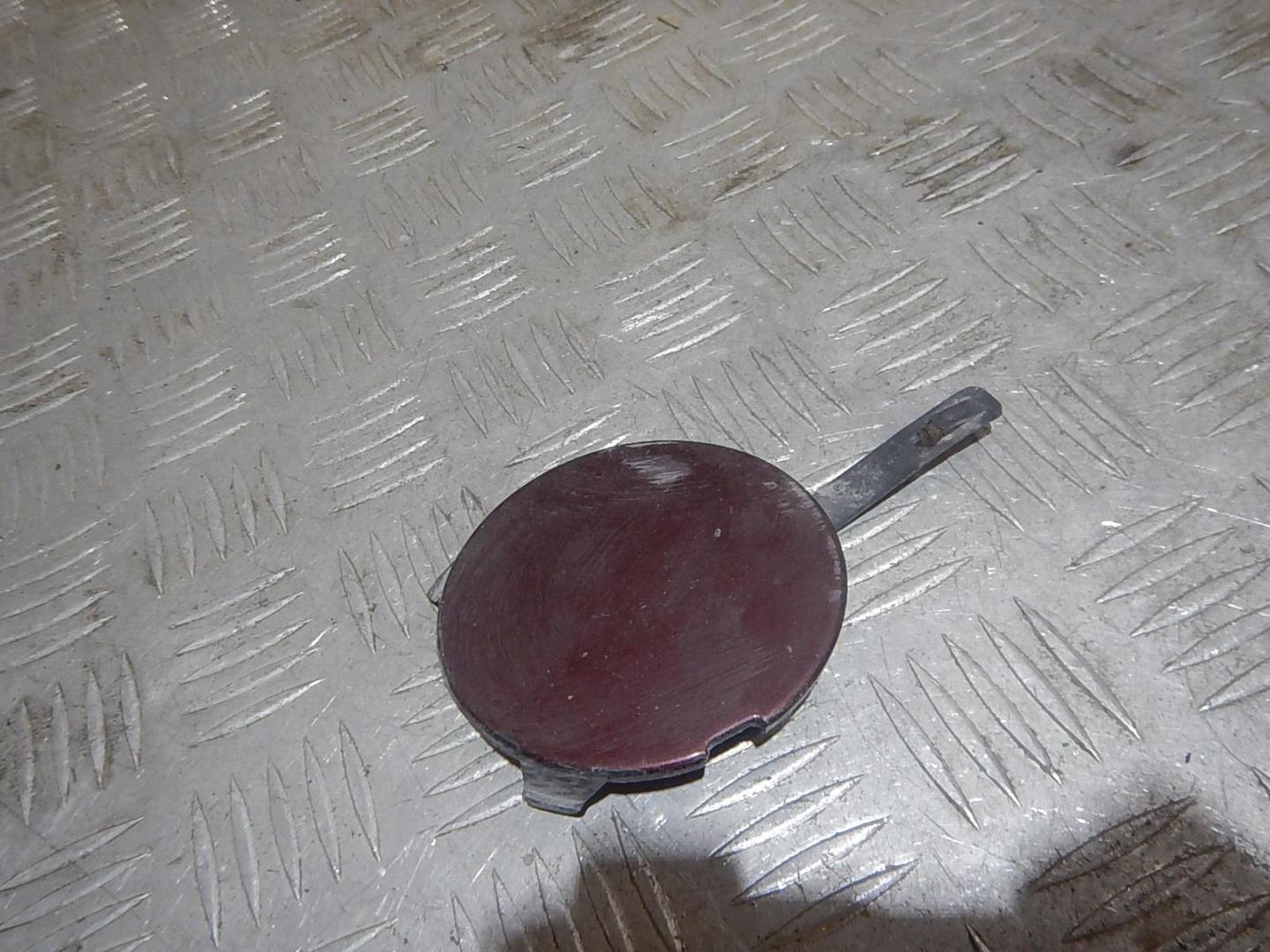 Заглушка буксировочного крюка