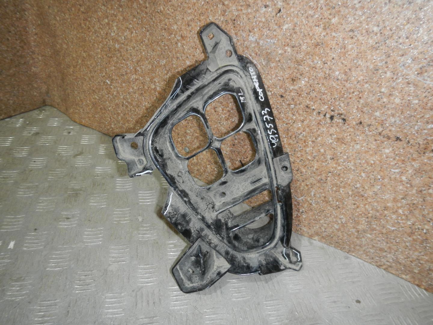 Решетка в бампер левая