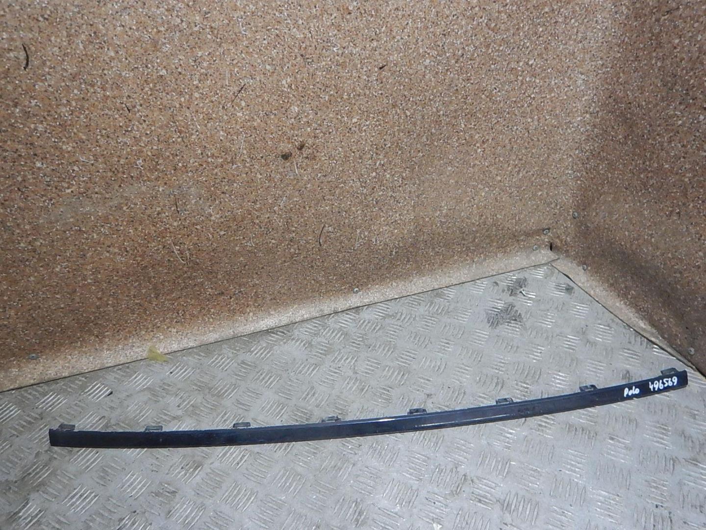 Молдинг переднего бампера