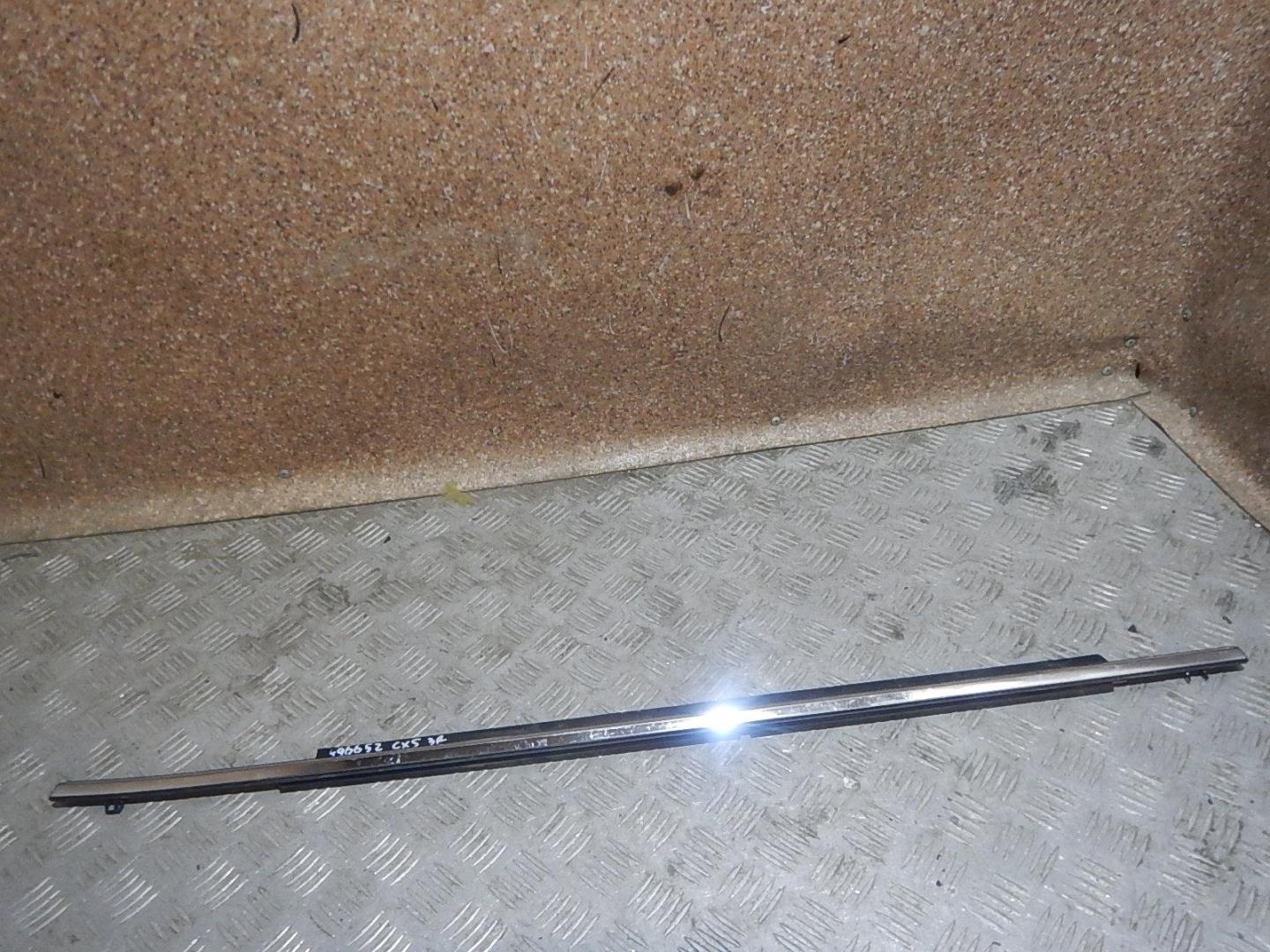 Накладка стекла заднего правого