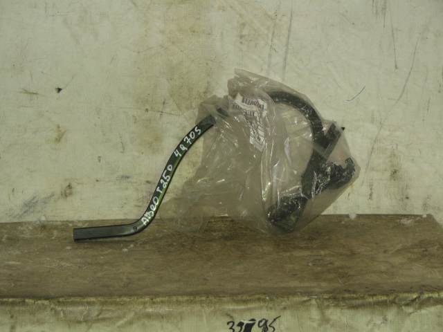 Петля крышки багажника