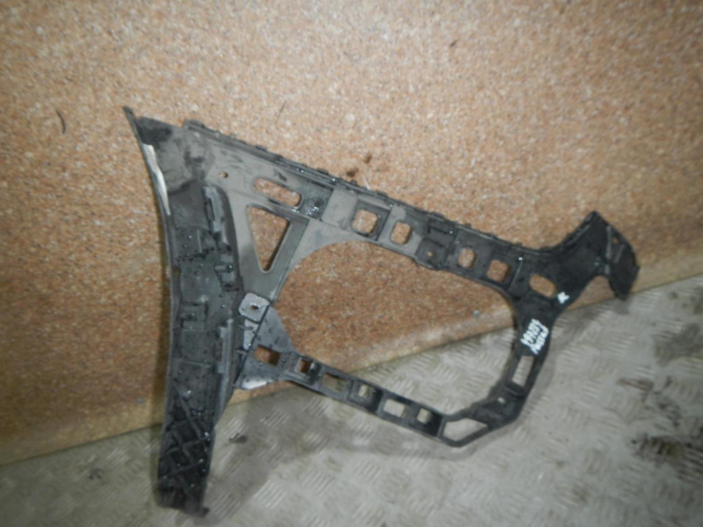 Кронштейн заднего бампера левый