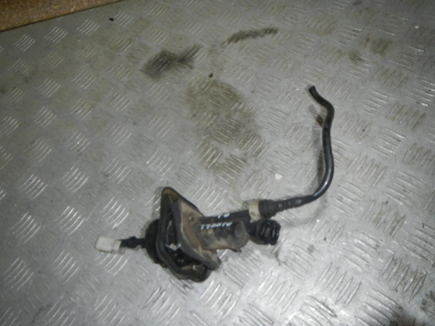 Цилиндр сцепления главный