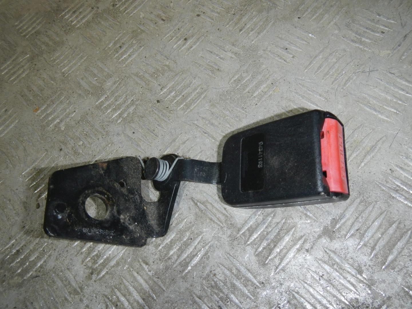 Ответная часть ремня безопасности