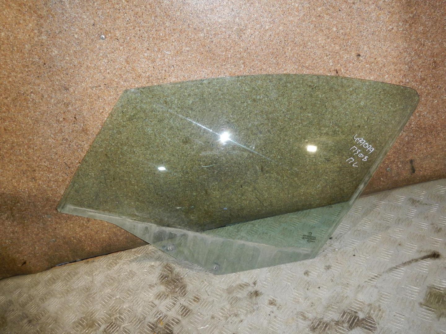 Стекло двери передней левой