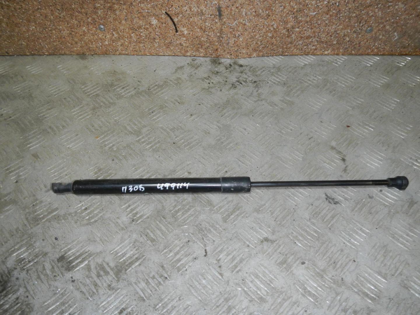 Амортизатор двери багажника