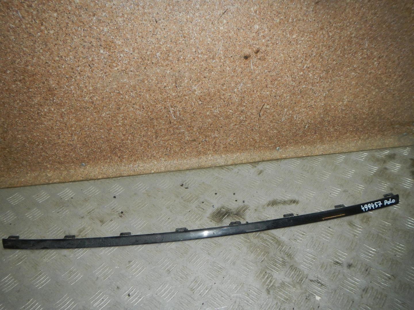 Молдинг переднего бампера