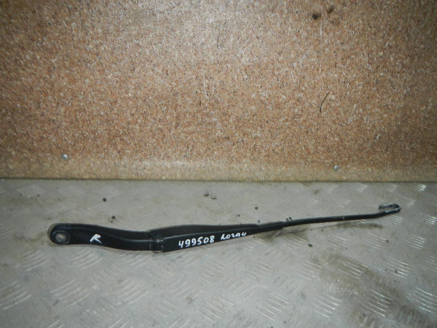 Поводок стеклоочистителя передний правый