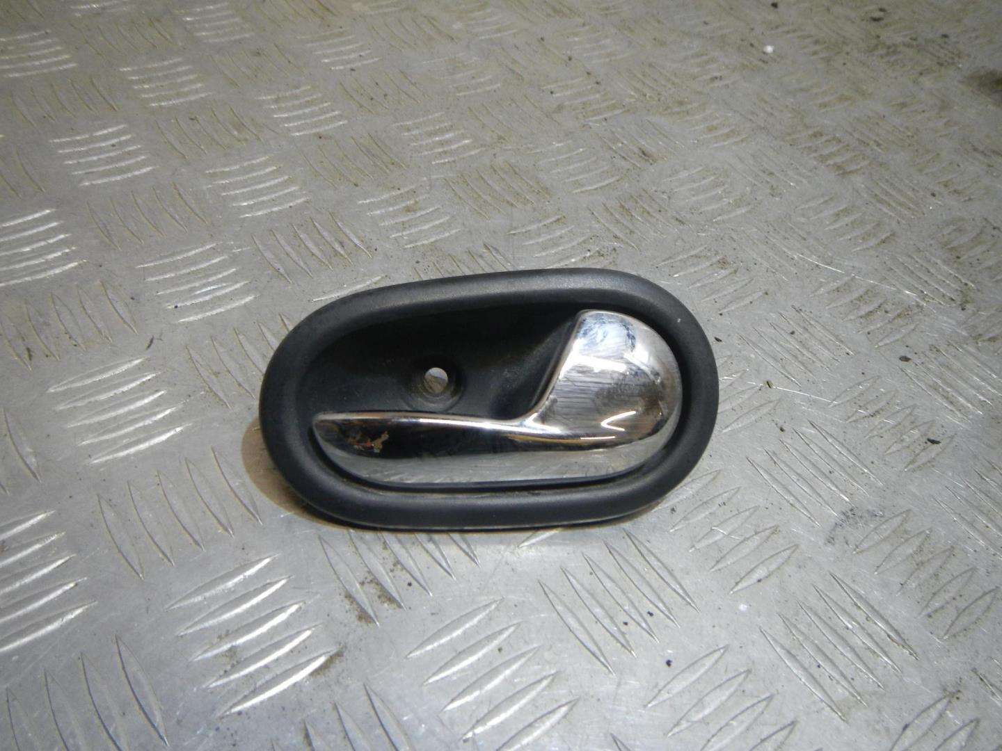 Ручка двери внутренняя правая