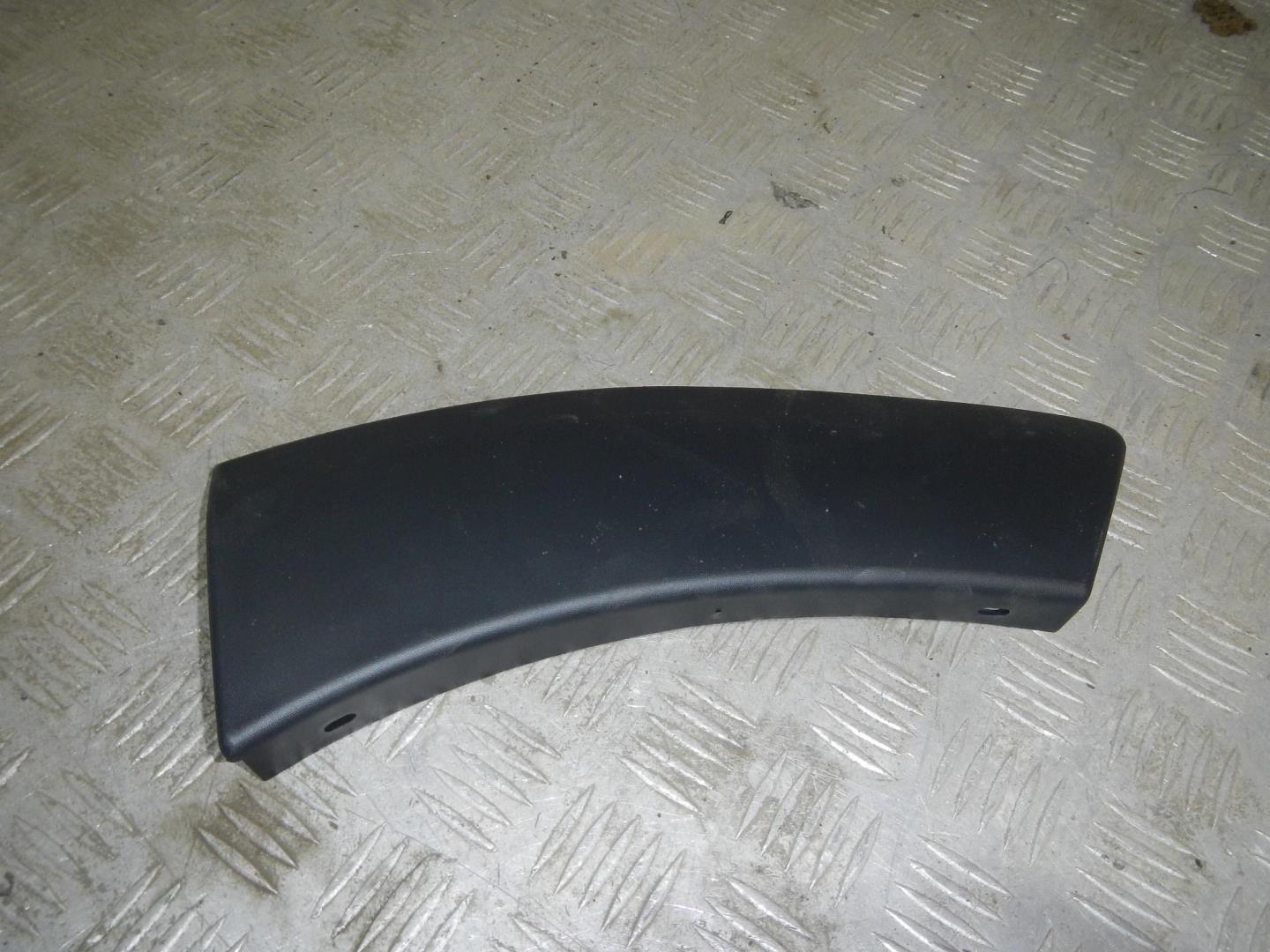 Накладка заднего бампера левая