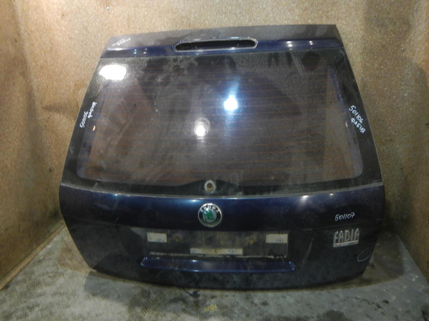 Дверь багажника