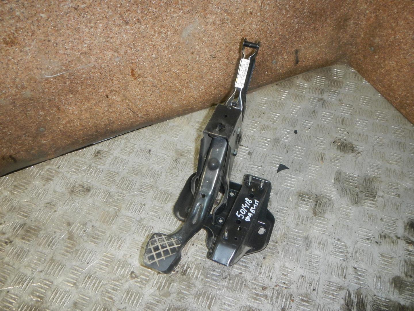 Педаль тормоза