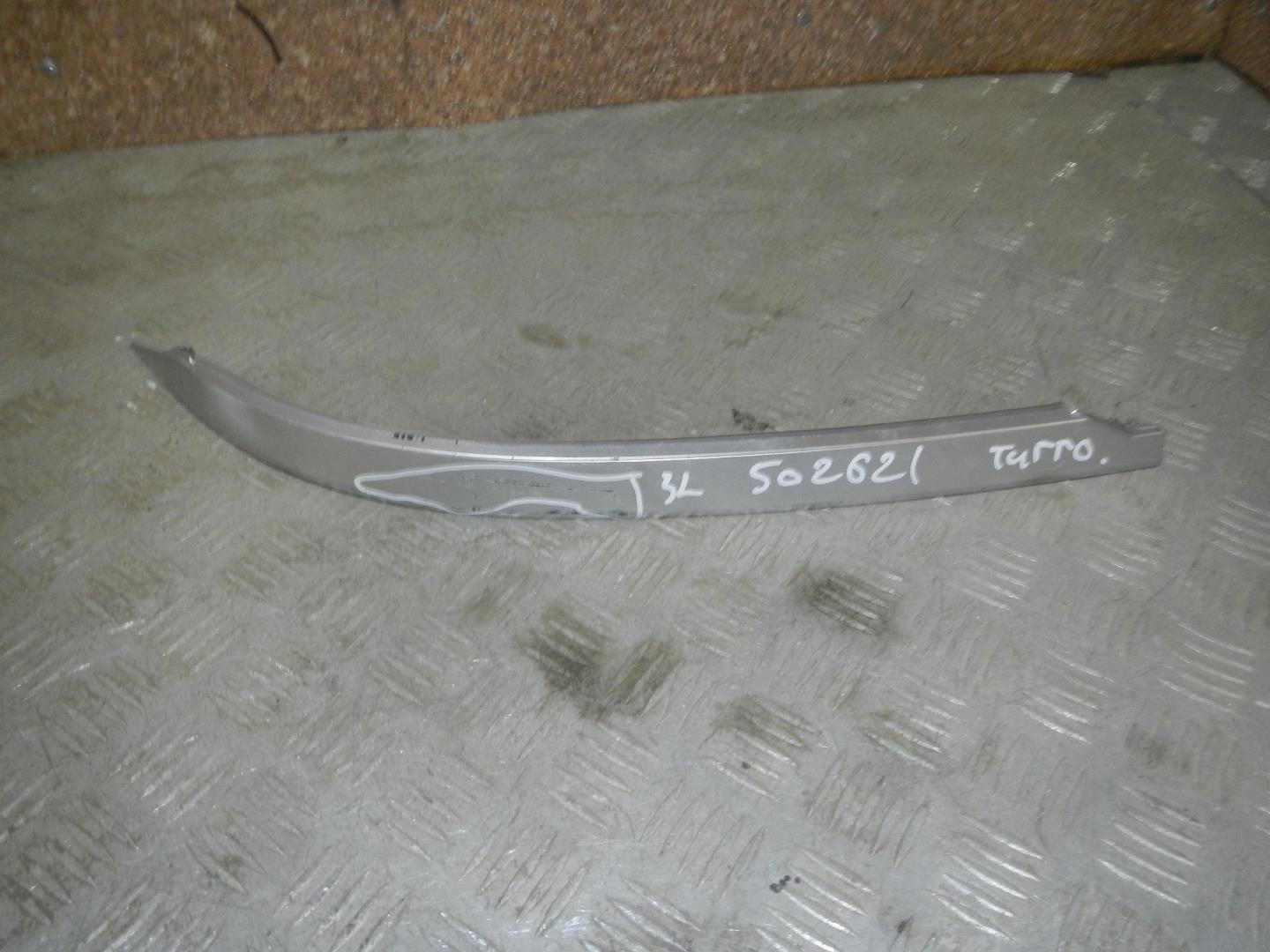 Молдинг заднего бампера