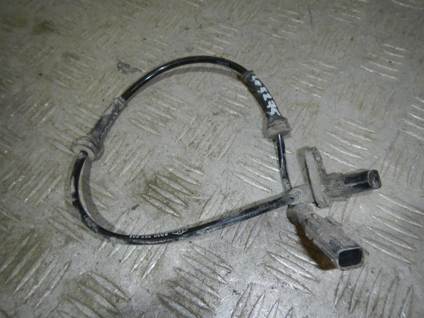 Датчик ABS задний