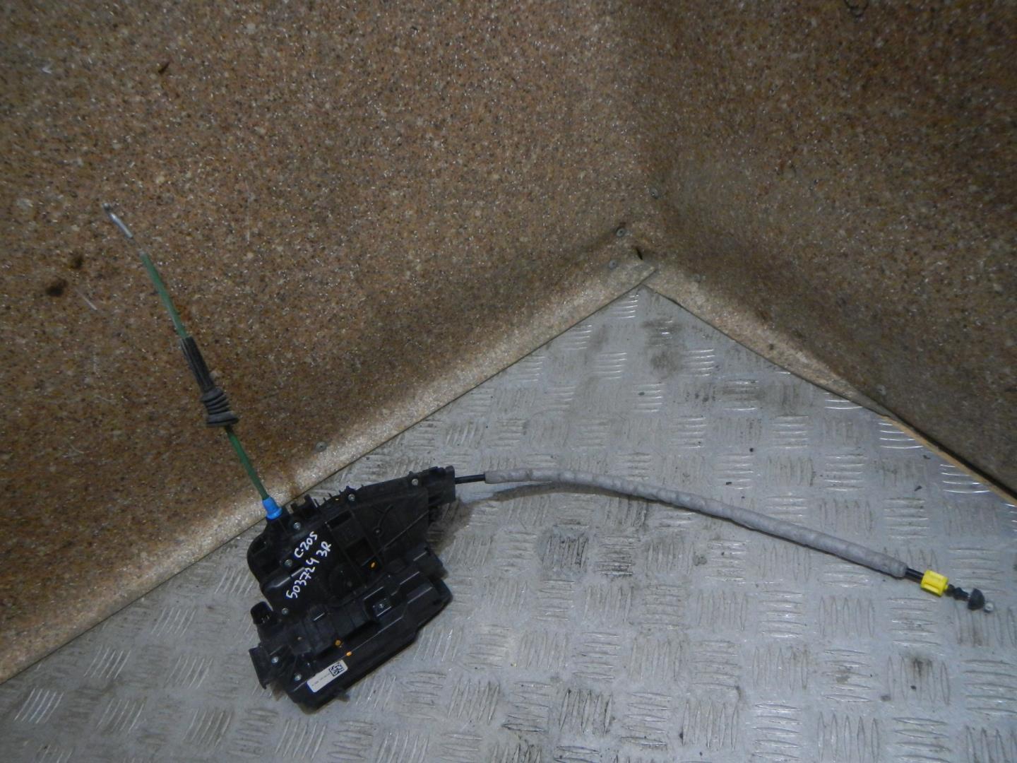 Замок двери задней правой