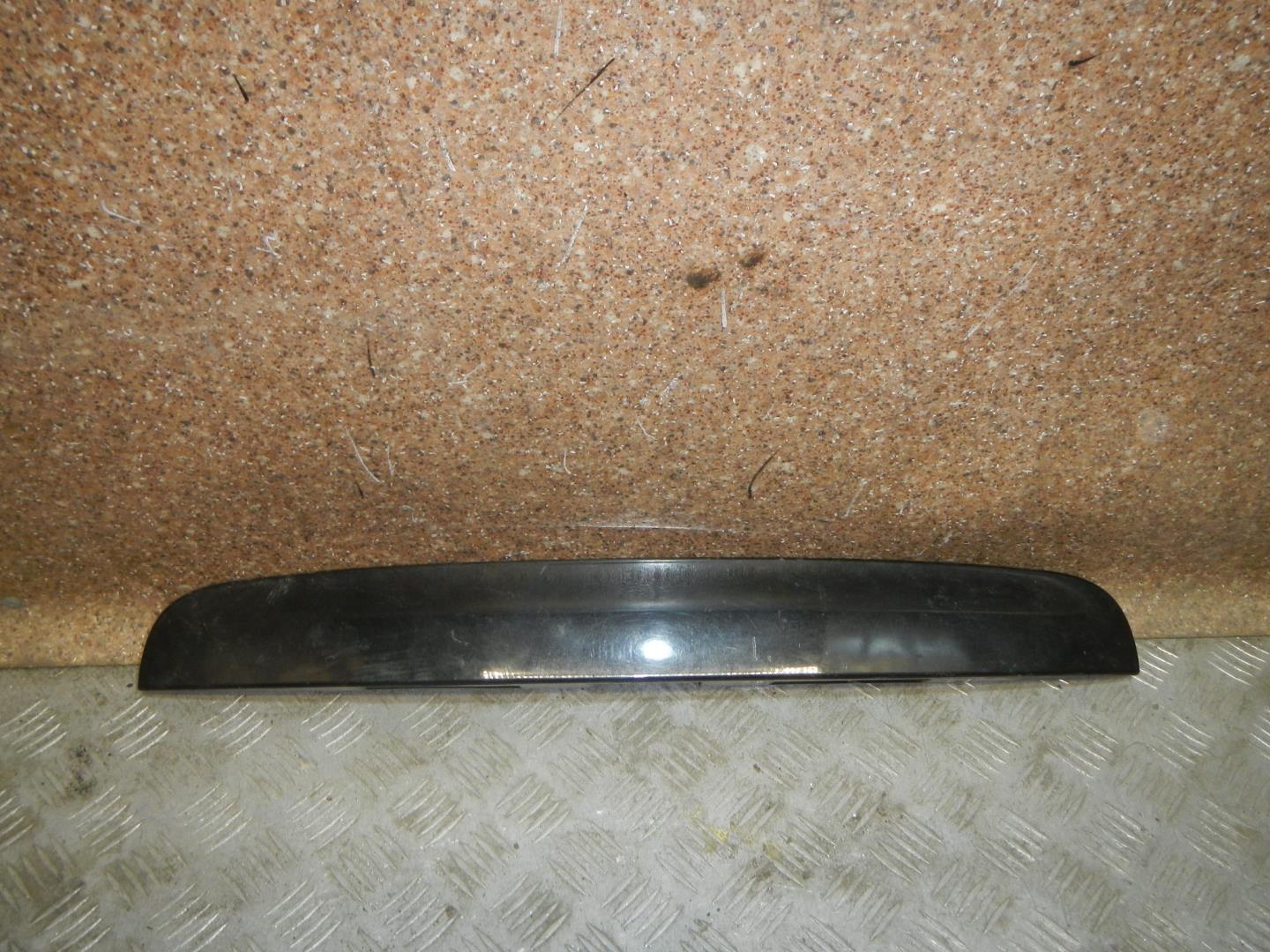 Накладка двери багажника