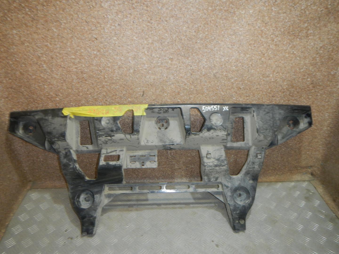 Кронштейн заднего бампера