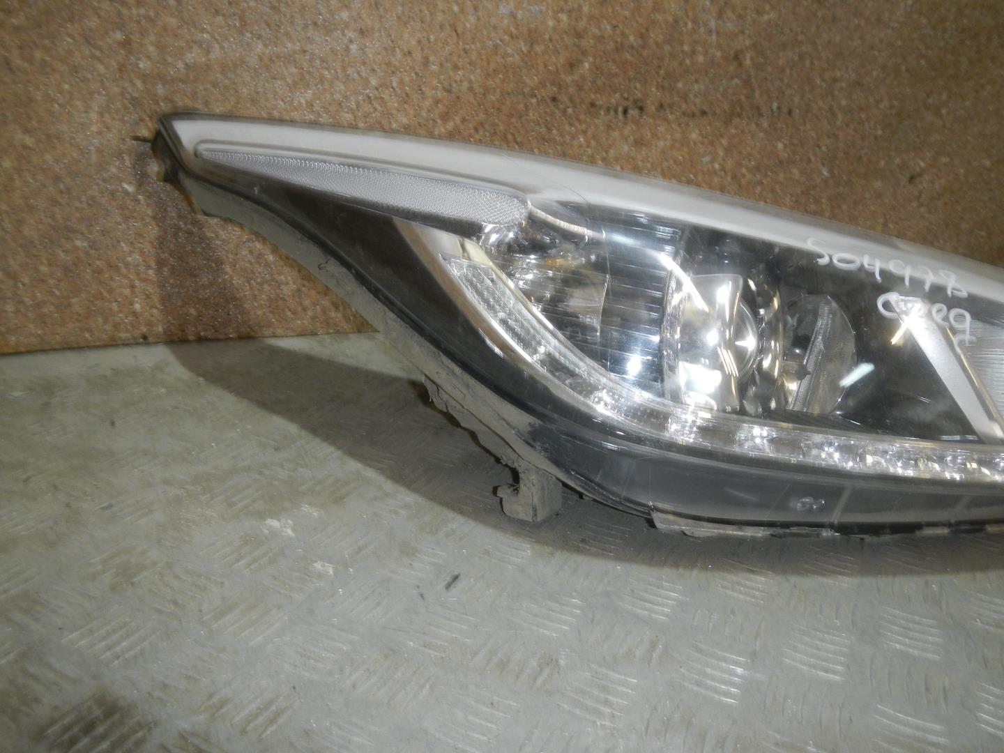 Фара правая