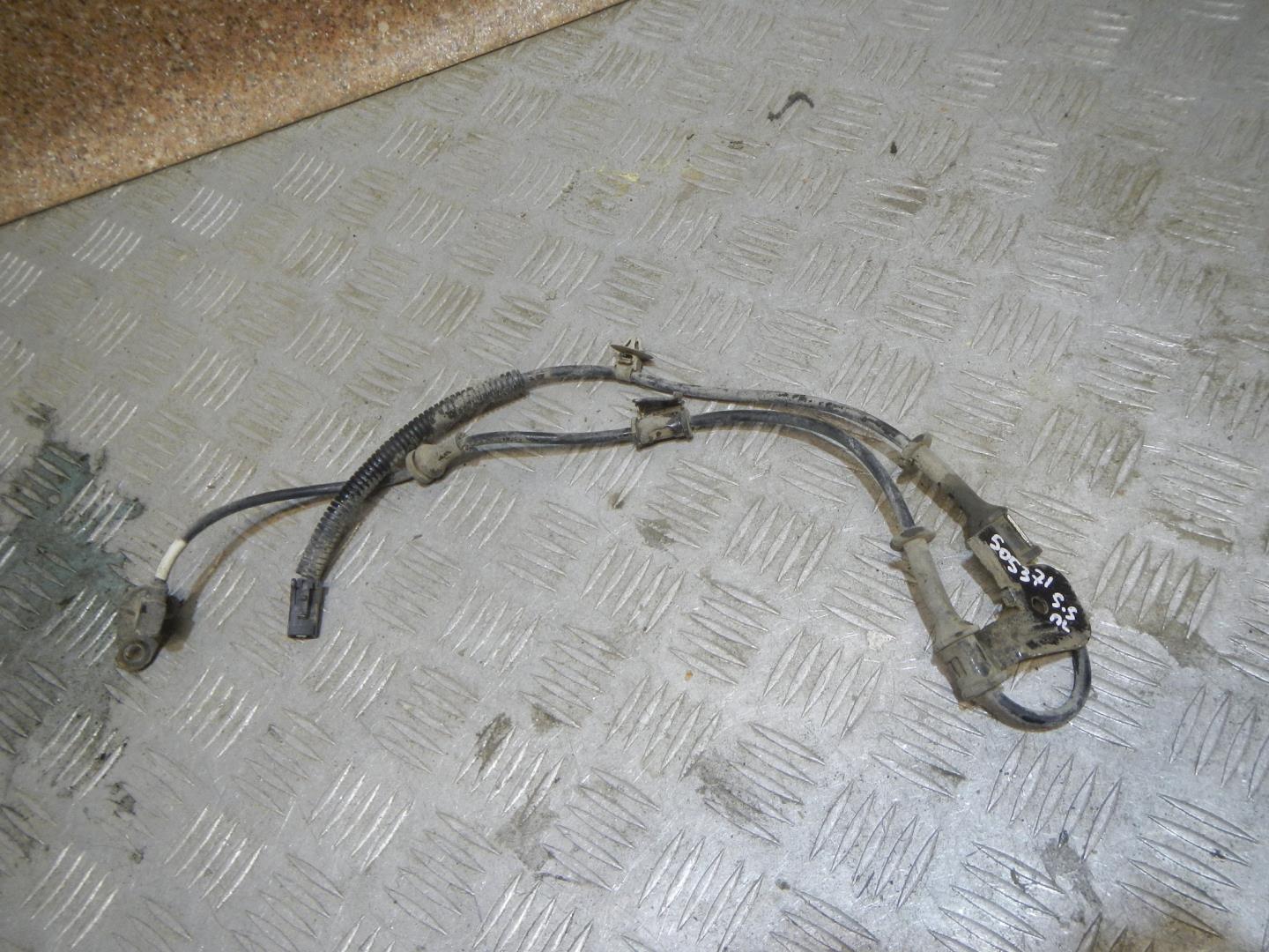 Датчик ABS передний левый