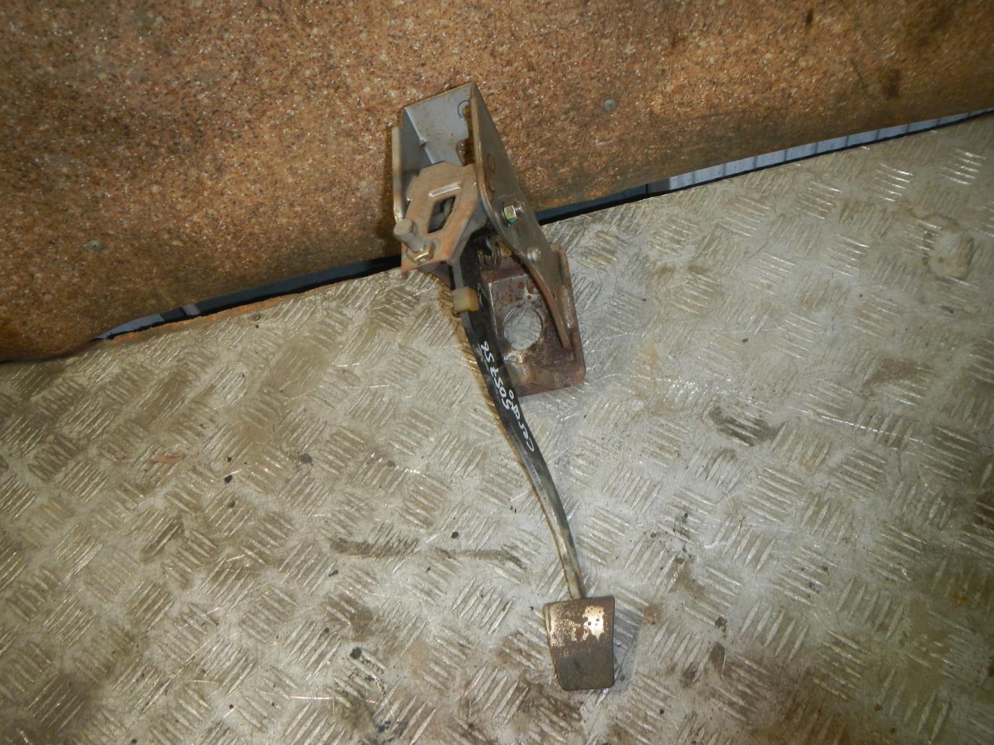 Педаль сцепления