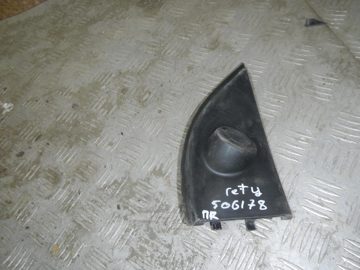 Крышка зеркала внутренняя правая