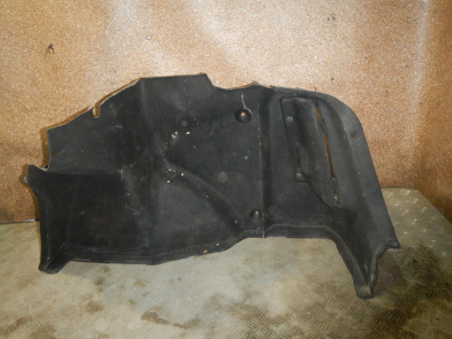 Обшивка багажника