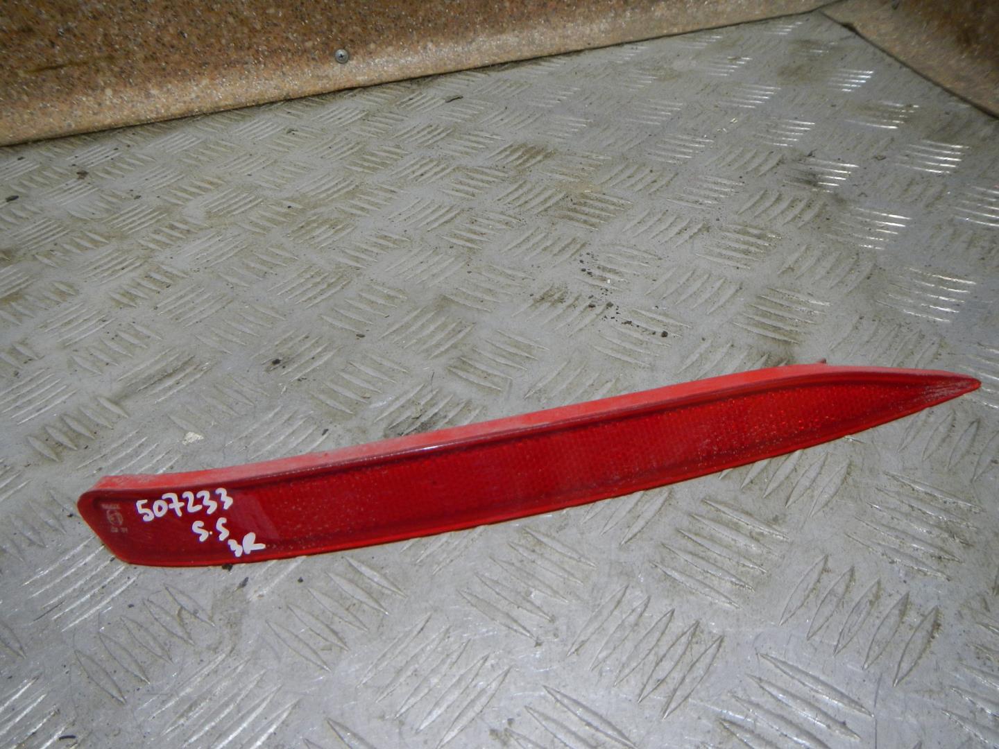 Отражатель в бампер задний правый