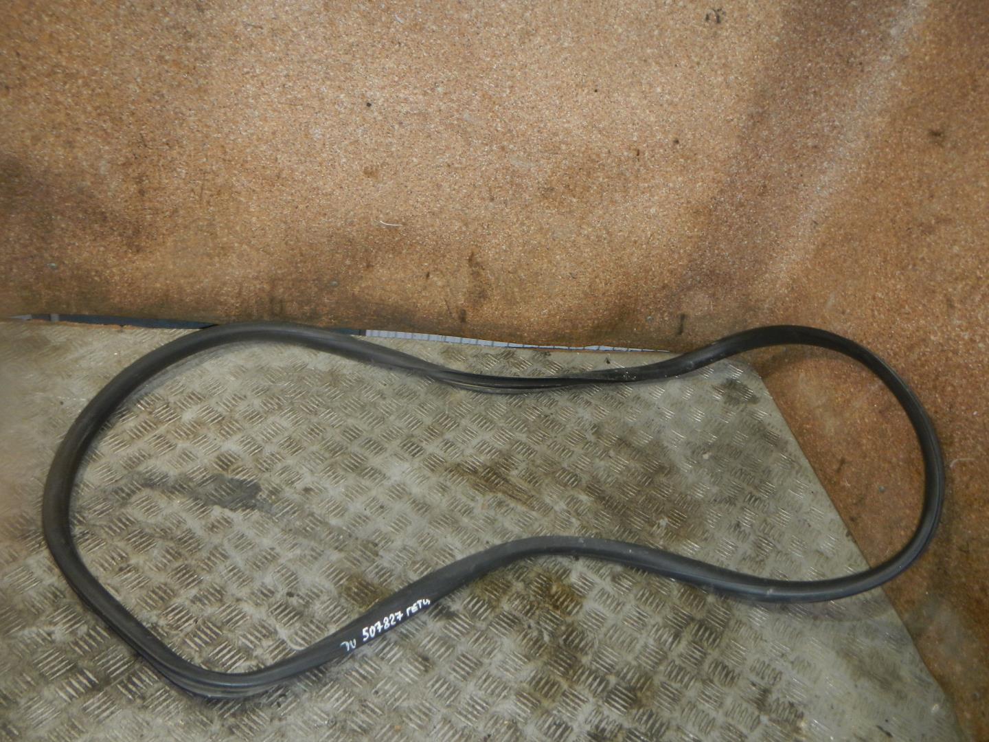 Уплотнитель двери