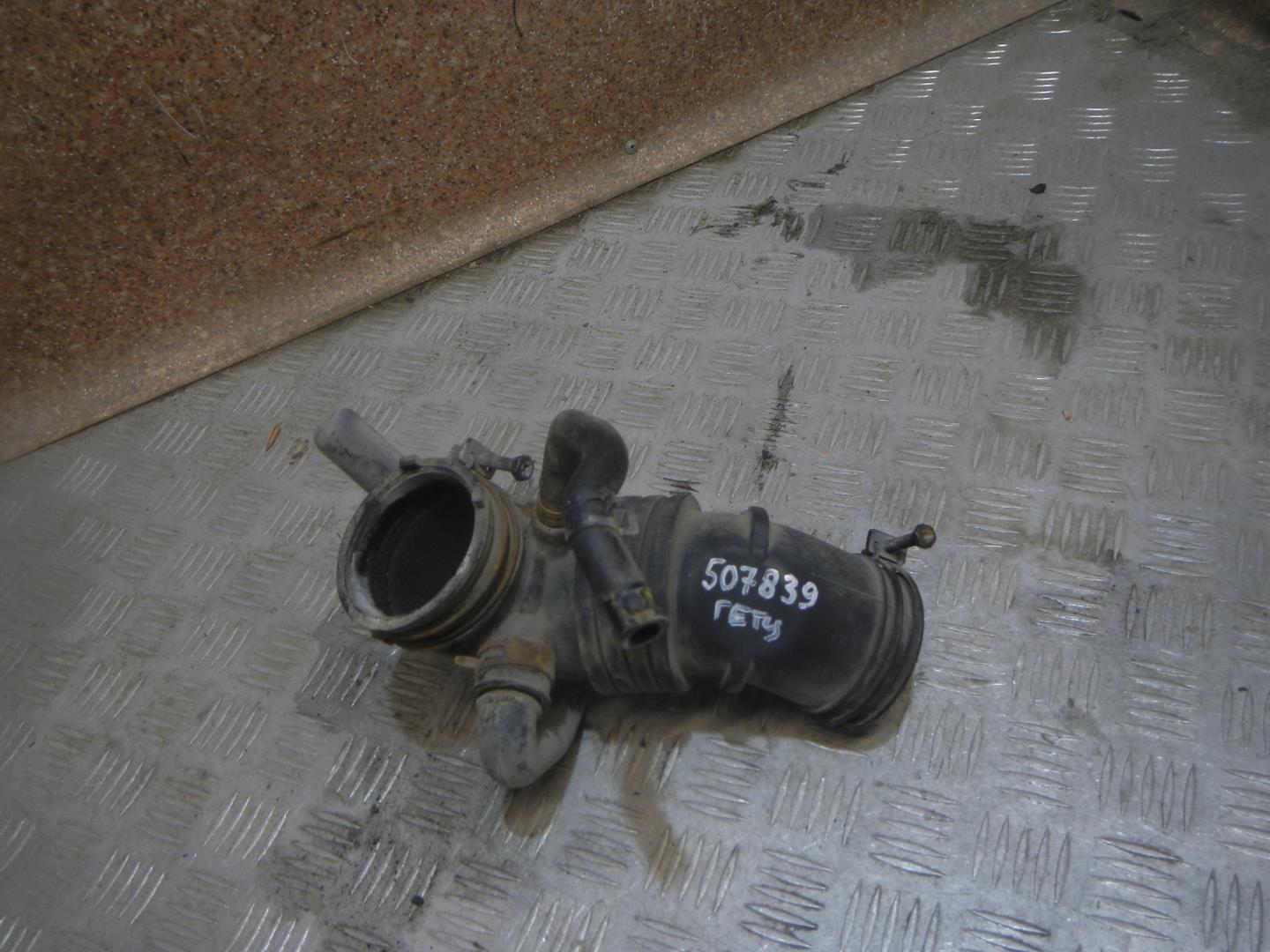 Патрубок воздушного фильтра