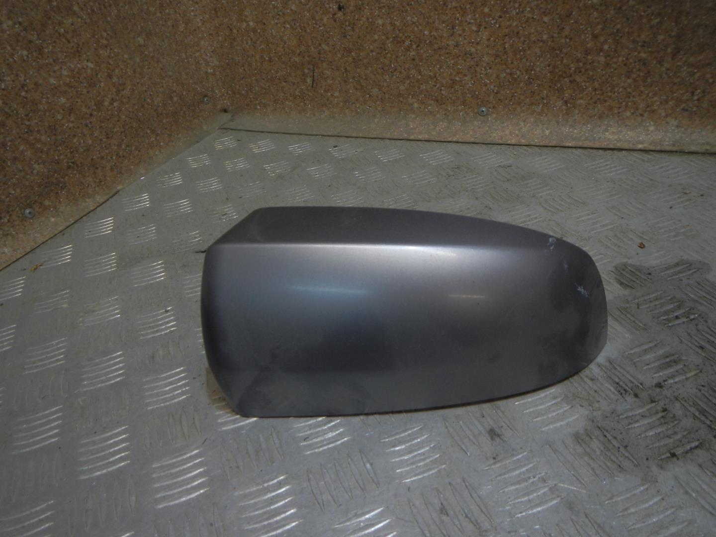 Крышка зеркала внутренняя левая