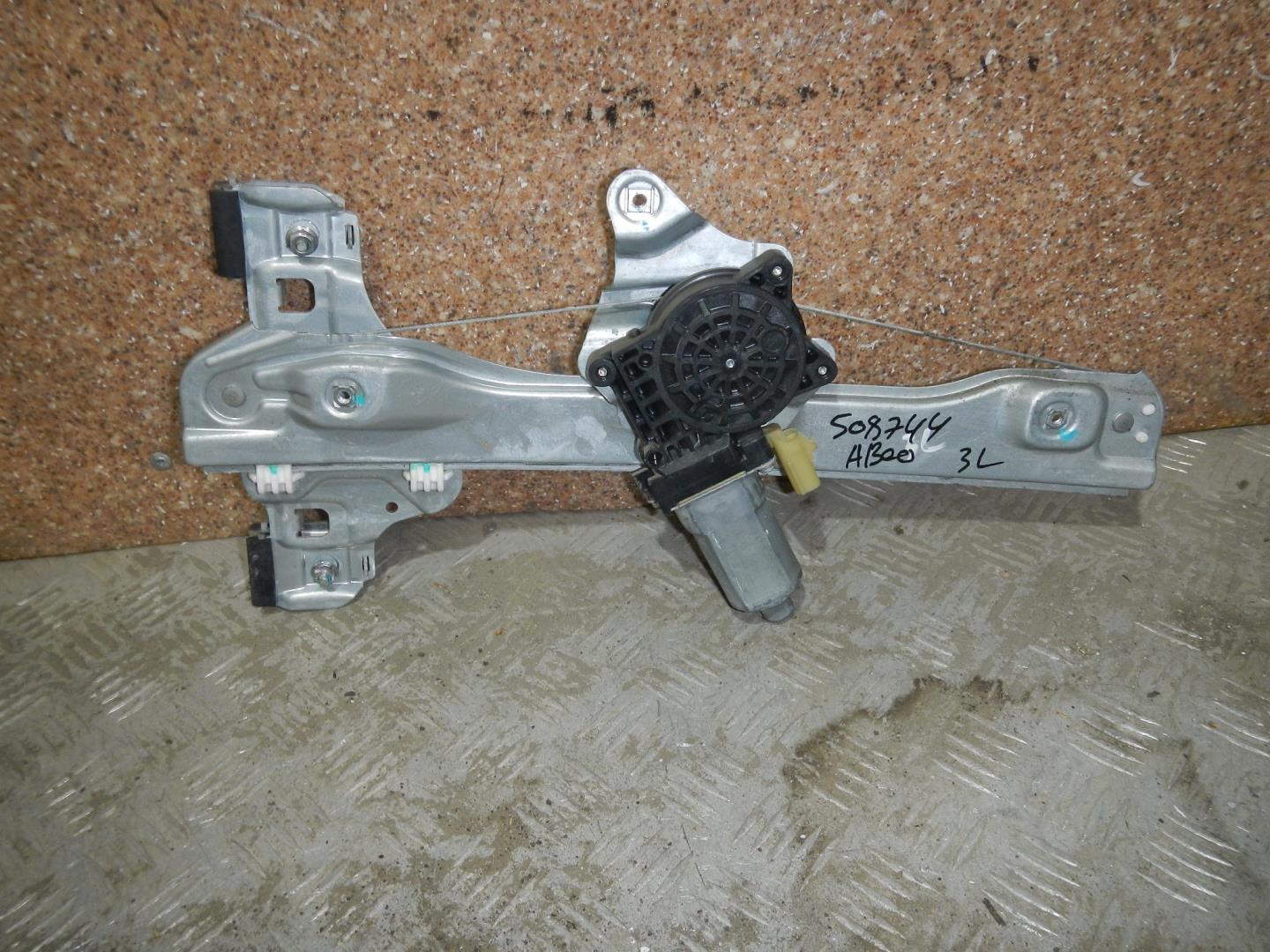 Стеклоподъемник электр. задний левый