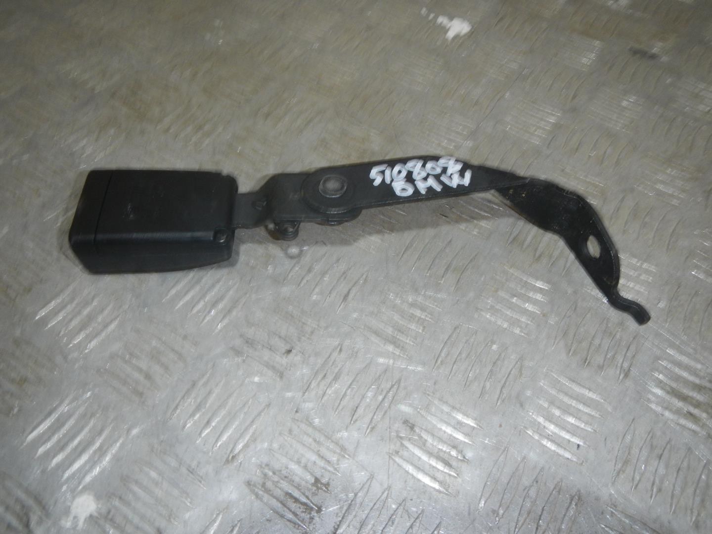 Ответная часть ремня безопасности