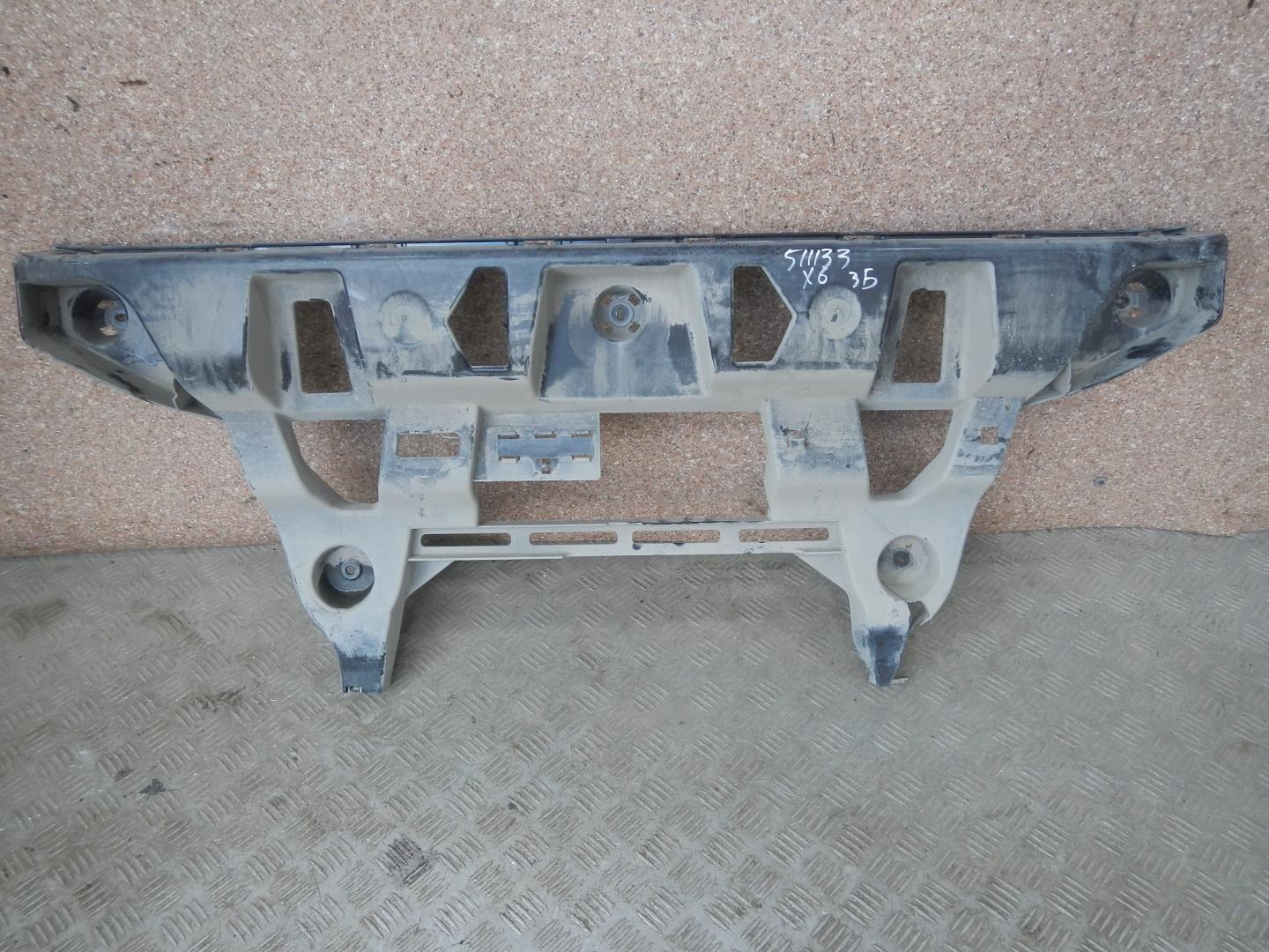 Кронштейн заднего бампера