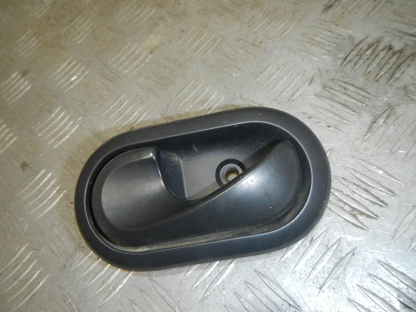 Ручка двери внутренняя левая