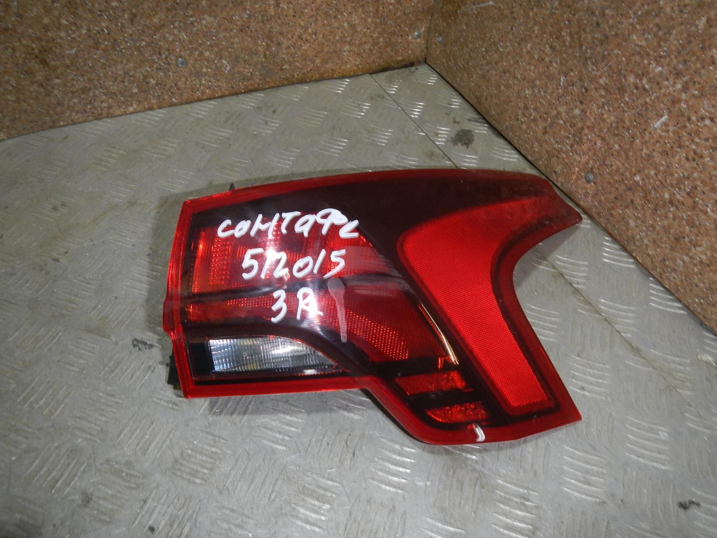 Фонарь задний правый