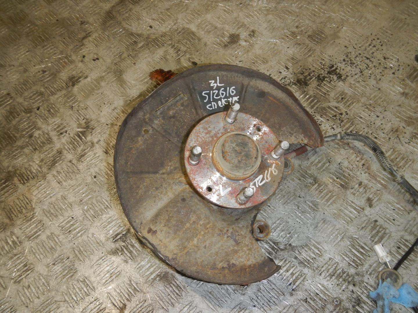 Кулак поворотный задний левый