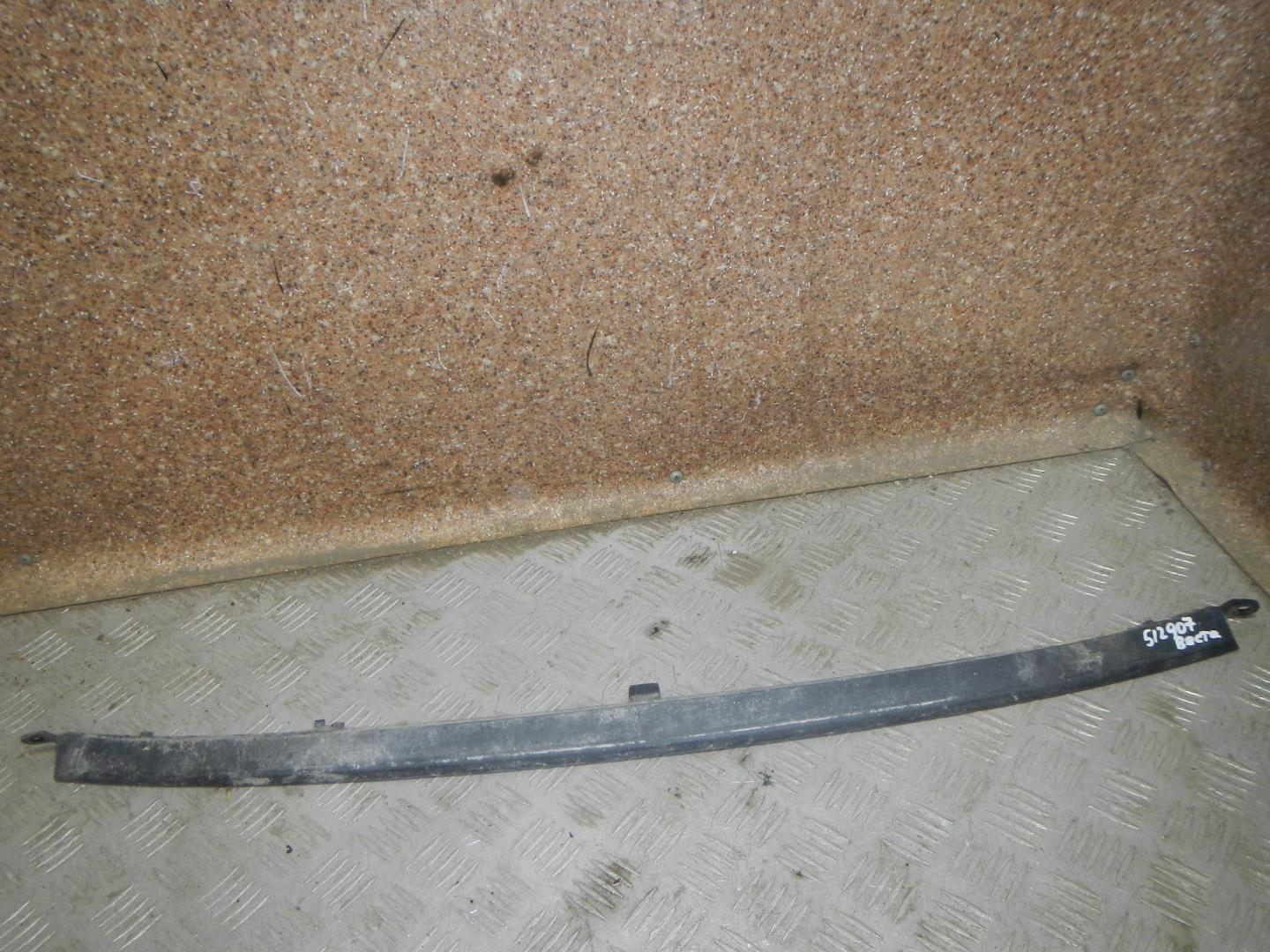 Молдинг переднего бампера