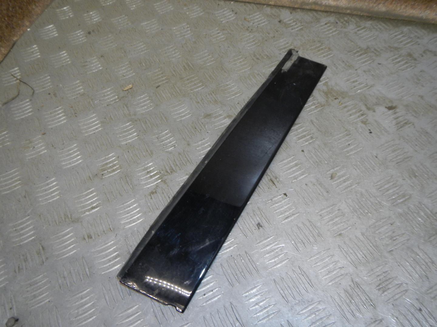 Накладка двери задней левой