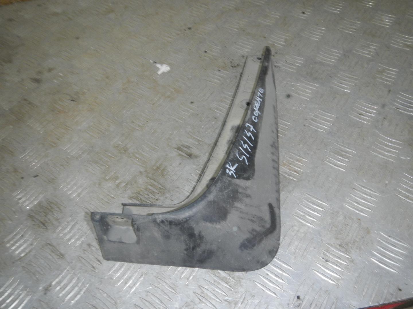 Брызговик задний правый