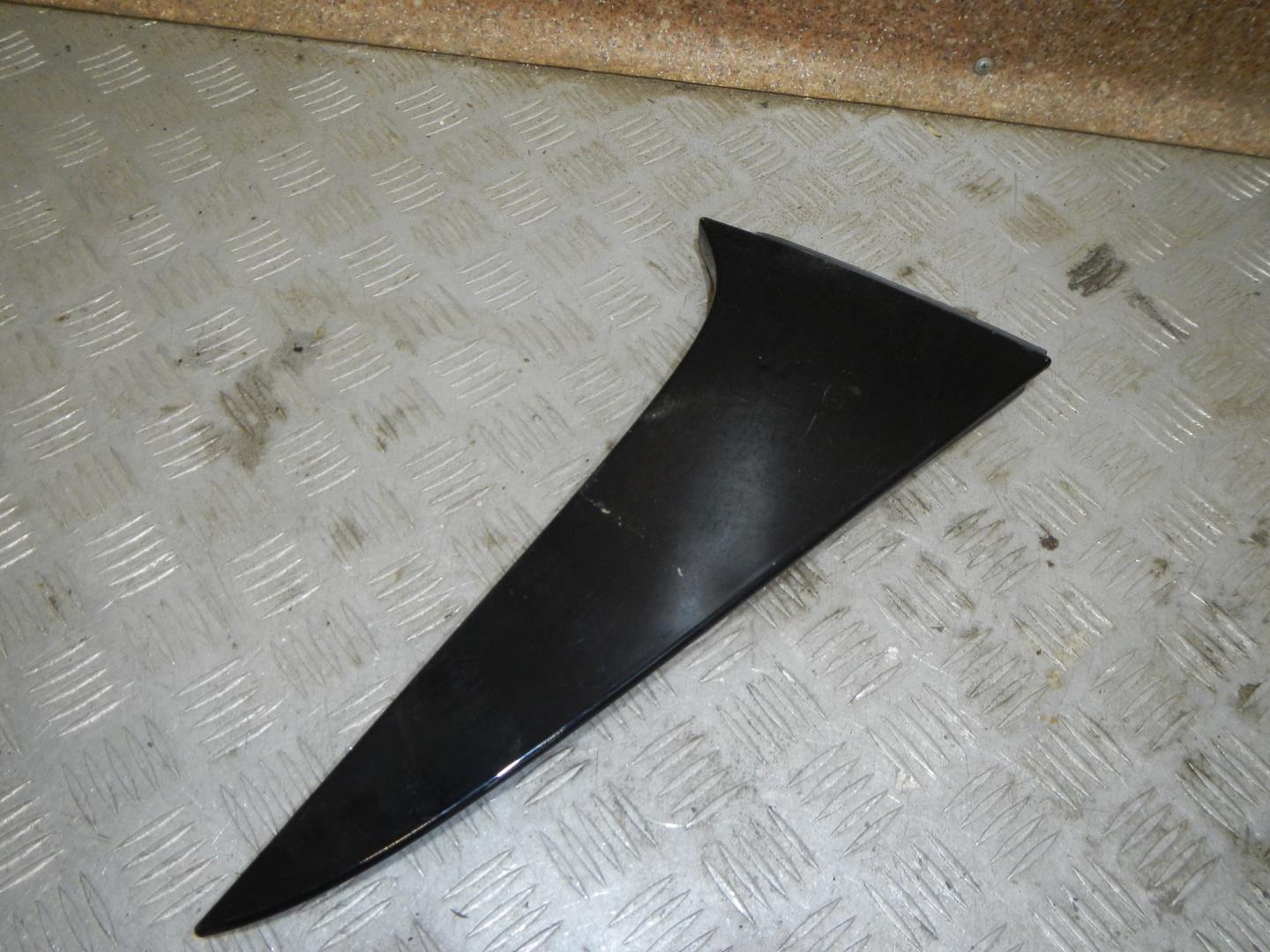 Накладка двери багажника