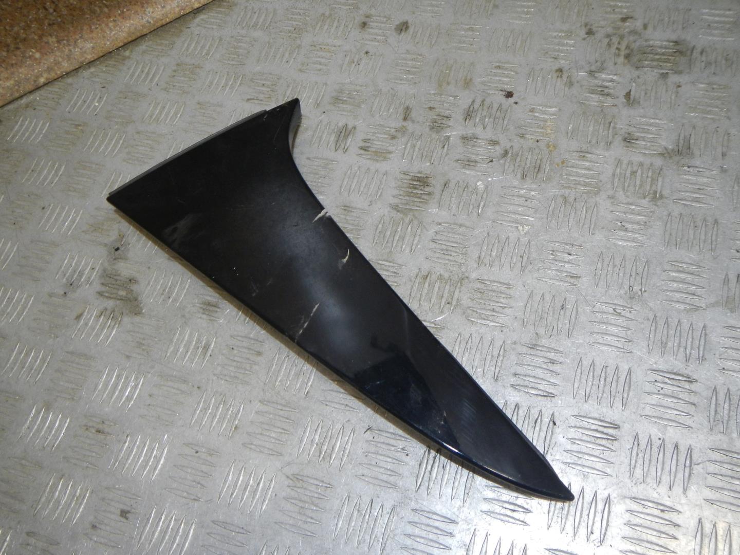 Накладка двери багажника